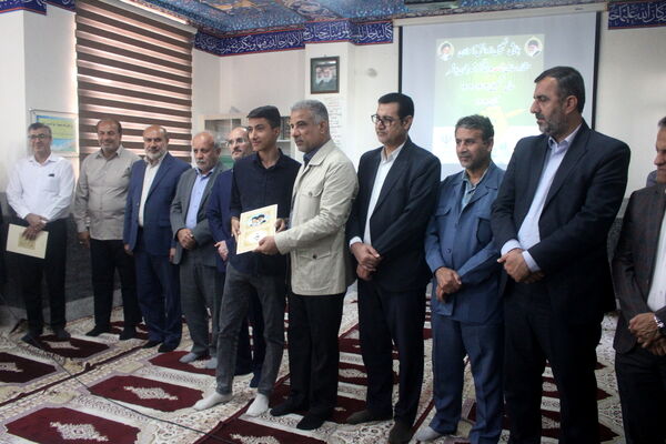 مراسم تجلیل از دانش‌آموزان ممتاز شاهد و ایثارگر شهرستان بوشهر