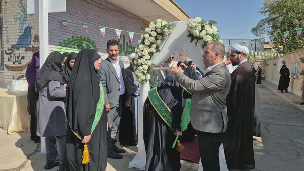 زنگ آغاز سال تحصیلی در سروستان نواخته شد