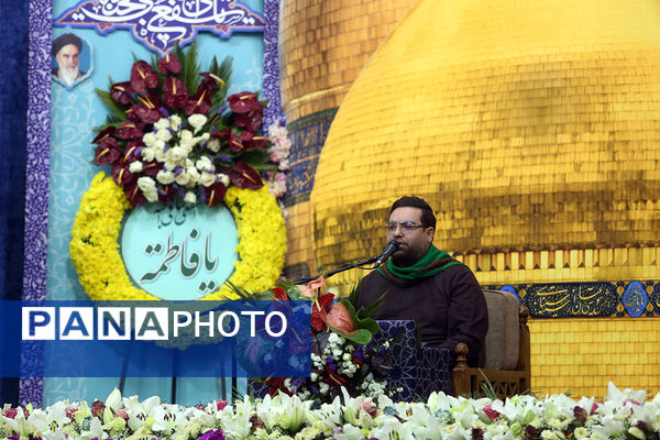 محفل کرسی ملی تلاوت نوجوانان فاطمی در حرم حضرت معصومه(س)