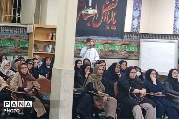 جلسه مشاوره خانواده ویژه اولیاء در هنرستان مجتمع فنی تهران بهارستان دو
