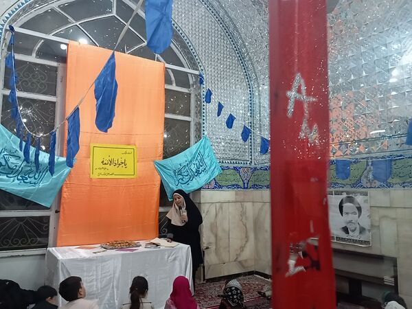 اجرای برنامه هایی زیبا و شاد برای کودکان در شهرستان کاشمر 