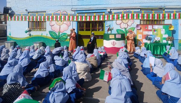 جشن نیمه شعبان در مدرسه دخترانه بنت الهدی صدر۲ 