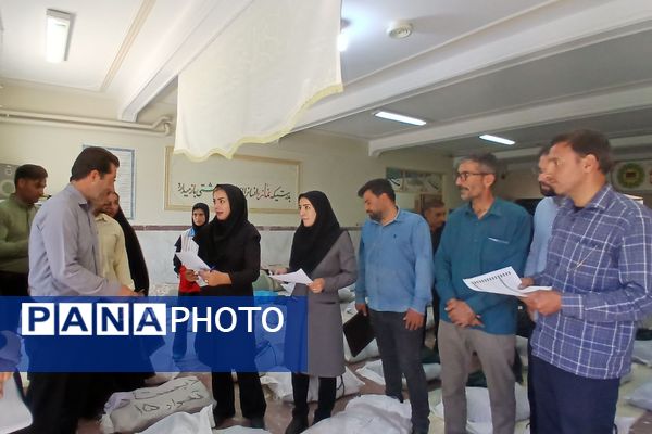 لبخند مهر علوی در تویسرکان اجرا شد؛ همدلی برای آینده دانش‌آموزان نیازمند