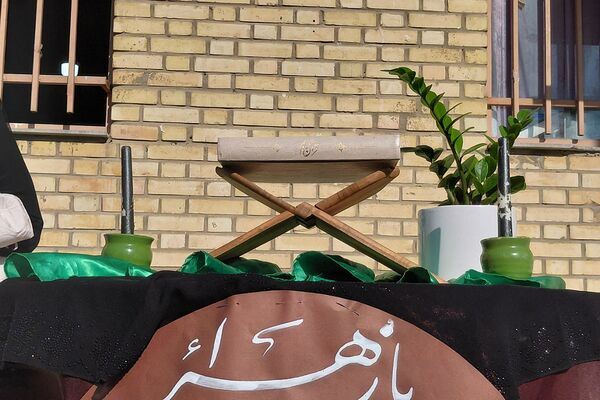  مراسم سوگواری و توزیع نذری به مناسبت شهادت حضرت فاطمه زهرا (س) در دبیرستان بعثت۲