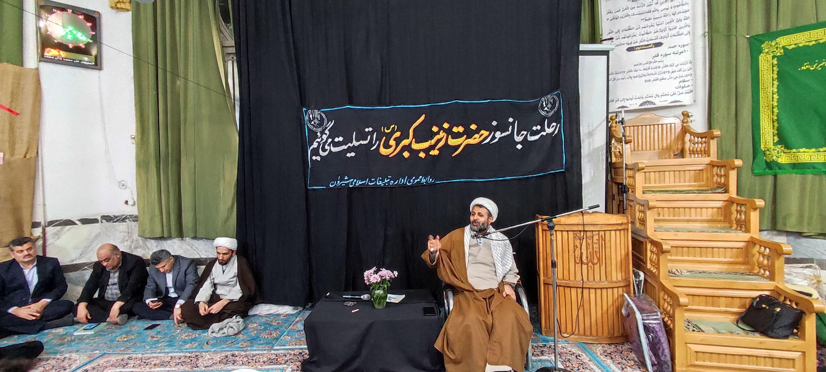 حضور ۷۲ دانش‌آموز دختر معتکف به نیت ۷۲ شهید کربلا در مسجد باب الحوائج شیروان