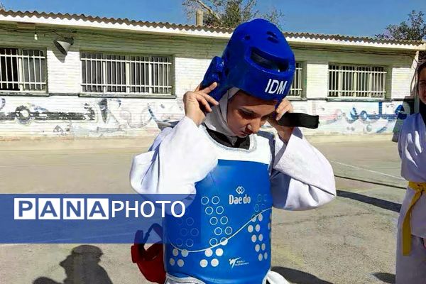 افتتاح المپیاد ورزشی در مدرسه زکیه صباشهر