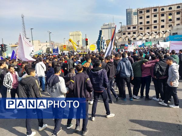 راهپیمایی 13آبان در میدان بسیج مشهد