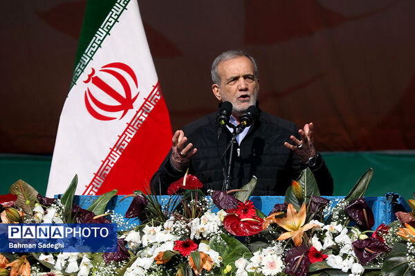 سخنرانی رئیس جمهوری در راهپیمایی ۲۲ بهمن ۱۴۰۳
