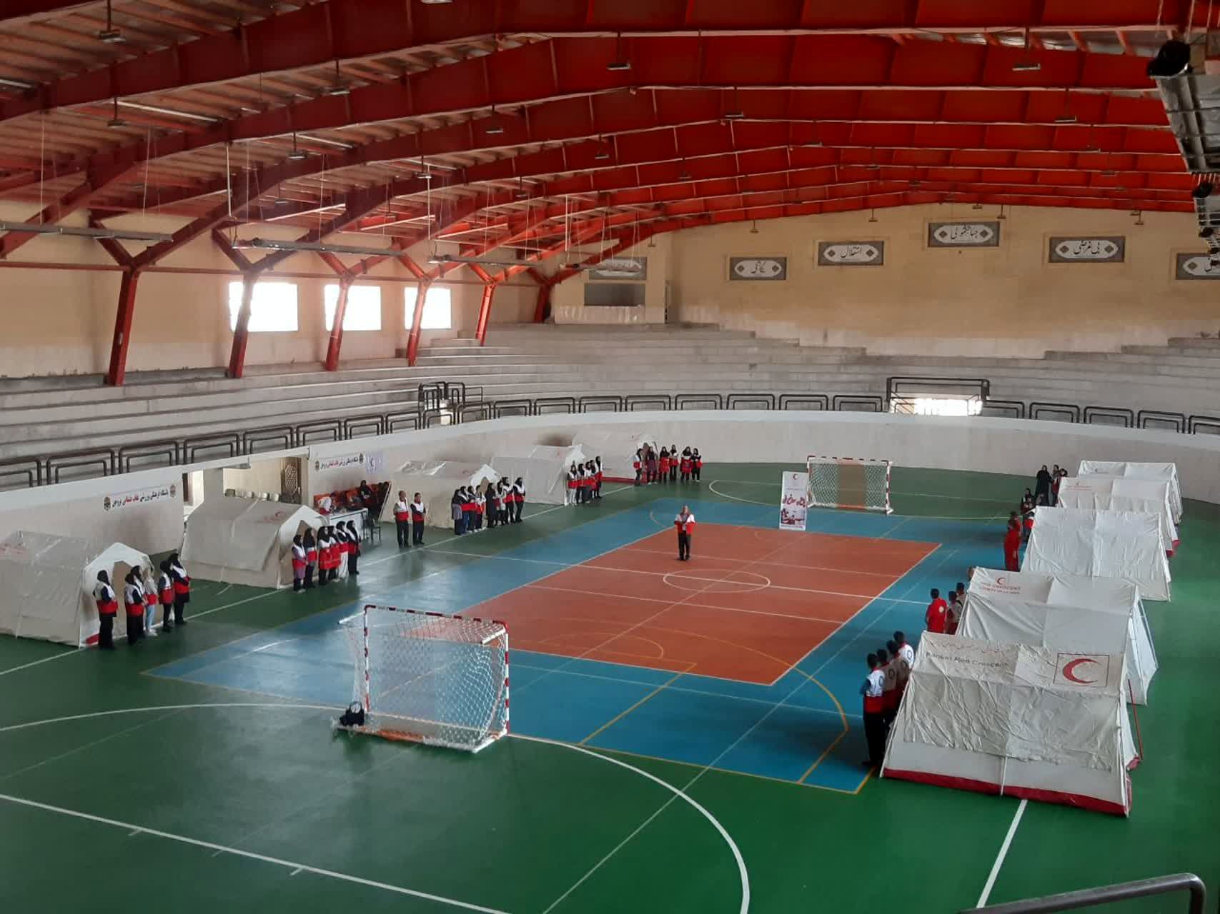 مانور اسکان اضطراری با هدف افزایش مهارت و آمادگی نجاتگران در بروجن برگزار شد