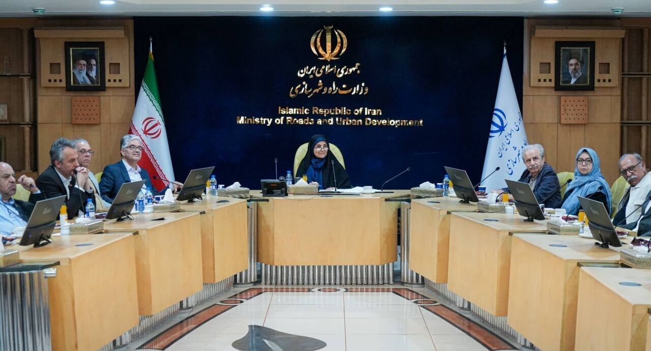 دعوت وزیر راه و شهرسازی از اساتید دانشگاه برای ایفای نقش فعال‌تر در حل مسائل کشور