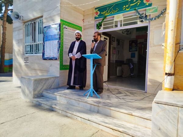 بازدید سرزده بازپرس دادگستری شهرستان کاشمر از دبیرستان میثاق
