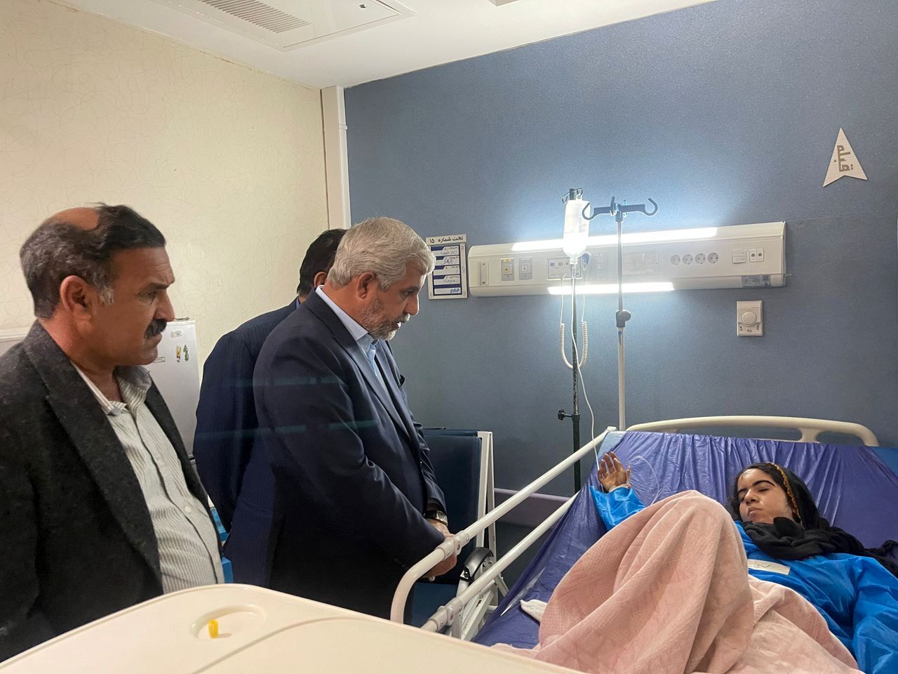 تأکید نماینده مردم جیرفت و عنبرآباد بر رسیدگی فوری و برخورد با قصور احتمالی واژگونی اتوبوس در کرمان