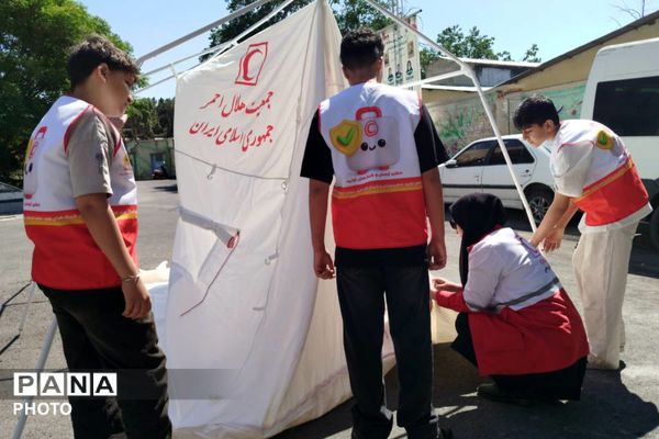 هم‌افزایی هلال‌احمر و شبکه بهداشت با آموزش و پرورش  برای سلامت دانش‌آموزان شهرستان قدس