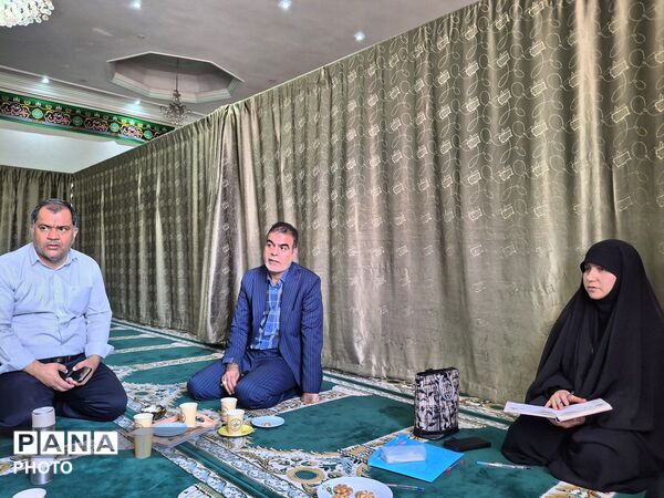 نشست دبیرخانه مدارس تخصصی حفظ قرآن کریم در تبادکان با هدف راه‌اندازی ۱۹ مدرسه قرآنی