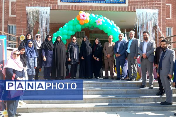 برگزاری جشن شکوفه ها در دبستان حاج تقی احدیان ناحیه ۶ مشهد