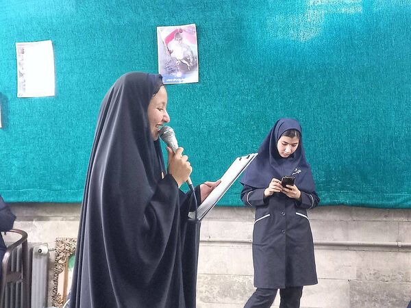 انتخابات شورای دانش‌آموزی در دبیرستان دخترانه فرزانگان شهرقدس