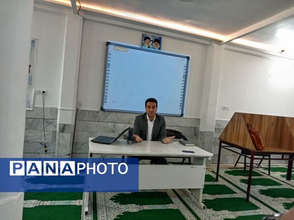 جلسه انجمن اولیا و مربیان مدرسه آیت الله خامنه‌ای