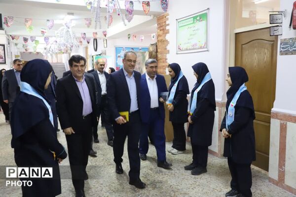 مطالبات بی‌واسطه شورای دانش‌آموزی مدرسه شهید مسافری تبریز با مسوولان وزارت آموزش و پرورش 