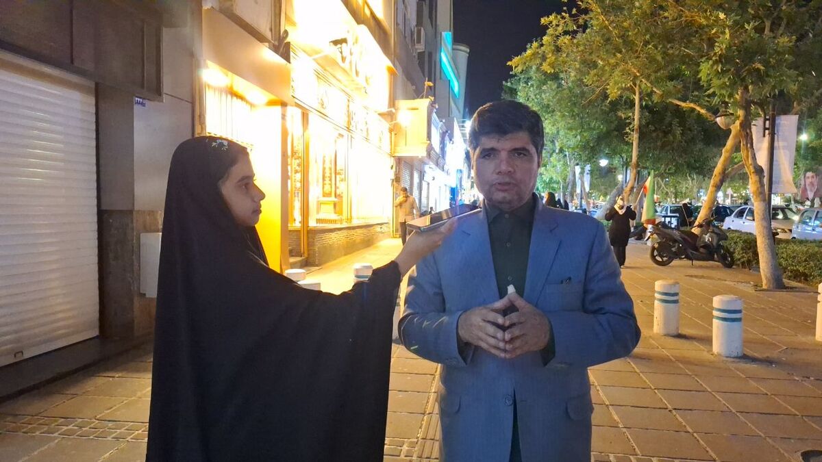 همبستگی مردم رمز عبور از مشکلات و تداوم پیروزی‌هاست