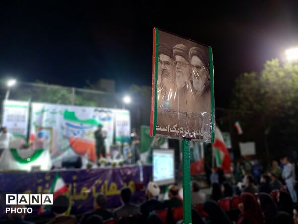 قاب‌های ماندگار از قرارگاه فرهنگی منطقه ۱۰ در هفته معلم 