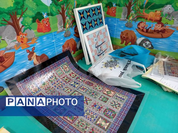 داوری آثار هنری مسابقات فرهنگی هنری آموزش و پرورش ناحیه ۳ 