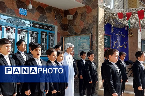 نواختن زنگ بازگشایی مدارس در دبستان علی بن ابیطالب(ع) باقرشهر