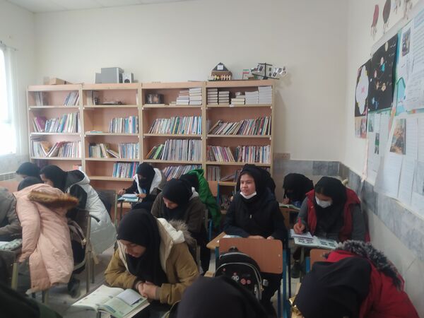اجرای طرح مدادم در دبیرستان دخترانه امید 