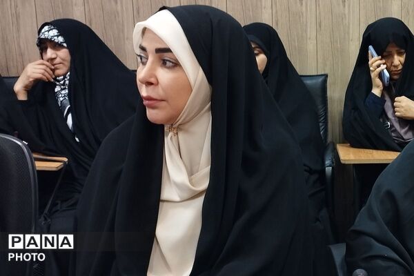 آئین تجلیل از فعالان حوزه پرورشی مدارس متوسطه بهارستان دو