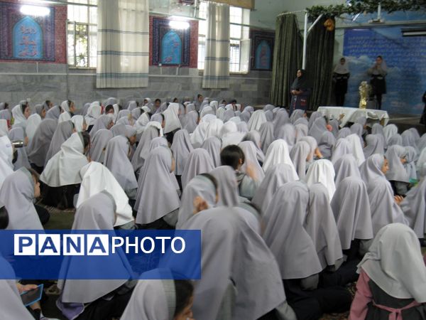 جشن ولادت حضرت معصومه (س) و روز دختر در مدرسه آزادی 