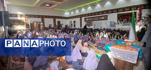 برگزاری محفل انس با قرآن کریم با حضور دانش آموزان دختر شهرستان رشتخوار