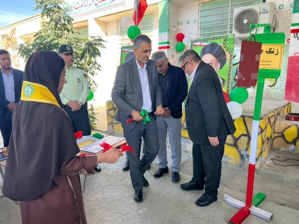 «زنگ صبر» در مدارس سیریک نواخته شد