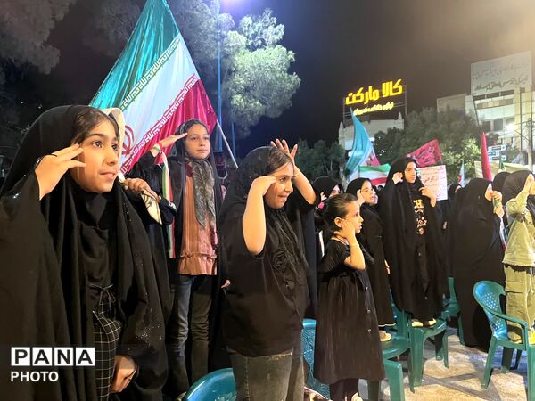حضور پرشور نوجوانان ابرکوهی در تجمعات شبانه