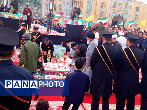 مراسم تشییع و خاکسپاری دو شهید گمنام دوران دفاع مقدس در قم