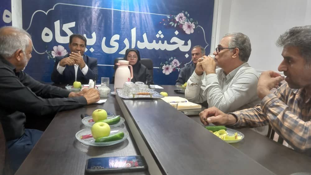 نشست شورای اداری بخش بیکاه با حضور مدیر آموزش و پرورش شهرستان رودان و مسئولان محلی برگزار شد