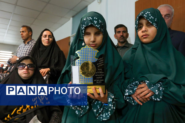 حضور تولیت آستان قدس رضوی در جمع دانش‌آموزان با آسیب بینایی مشهد