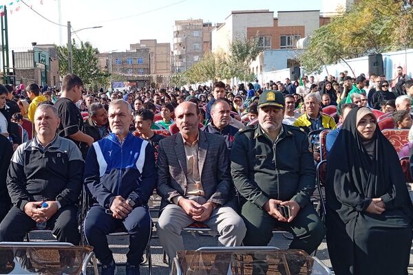  همایش بزرگ پیاده روی خانوادگی در نسیم‌شهر 