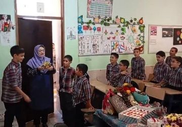 بزرگداشت مقام معلم در دبستان شهیدان اتحادی 

