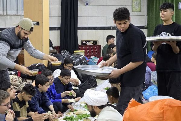 بازدید معاون پرورشی و تربیت بدنی ناحیه دو شهرری از مراسم اعتکاف دانش آموزی 