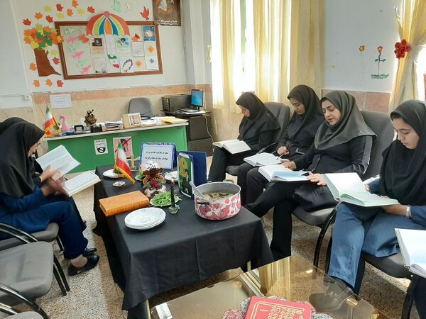 مراسم گرامیداشت شهدای خدمت در مدارس شهرستان فیروزکوه