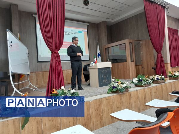 کارگاه حرکات اصلاحی ویژه والدین و غربالگری دانش‌آموزان در دبیرستان مصلی‌نژاد حضرت زهرا(س)