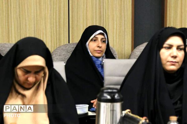 آیین تجلیل از مدیران مدارس تمام تشکیلاتی و مدیران سازمان دانش آموزی مناطق ۱۹ گانه تهران 