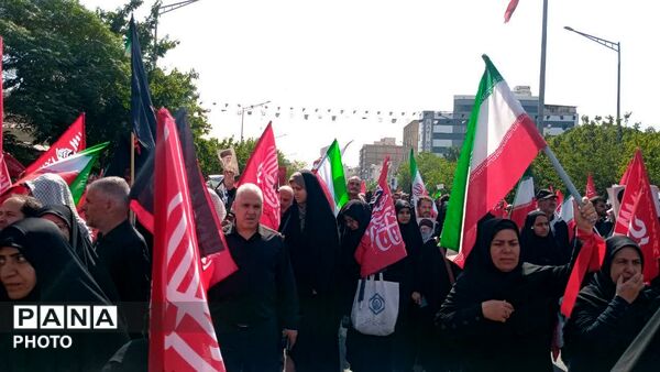 وداعِ بی‌قرار؛ پیوندِ میلیونیِ ایران در سوگِ امامِ شهید 