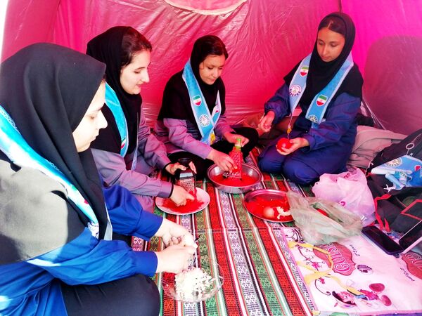 جشن انقلاب در دبیرستان حضرت فاطمه (س) و هنرستان عفاف، شهر تیتکانلو