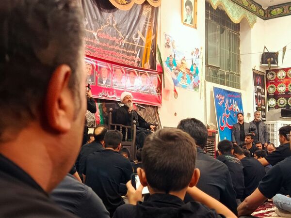 نوای “لبیک یا حسین” در شب پنجم محرم در رزق آباد طنین‌انداز شد