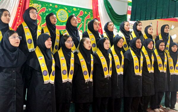 جشن ستارگان در دبیرستان مهر نیشابور