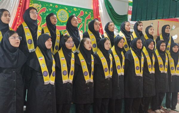 جشن ستارگان در دبیرستان مهر نیشابور