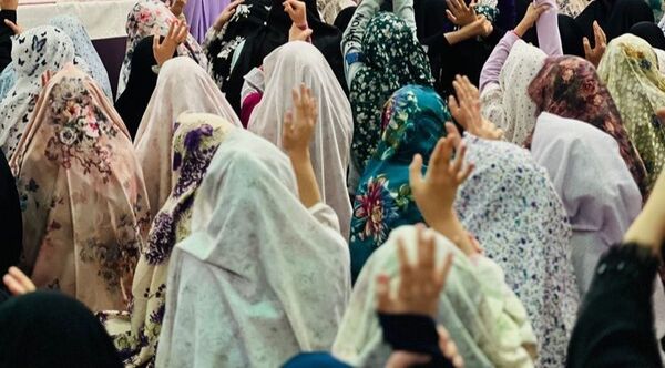 اعتکاف دختران در قاب مسجد امام محمد باقر (ع) تبریز