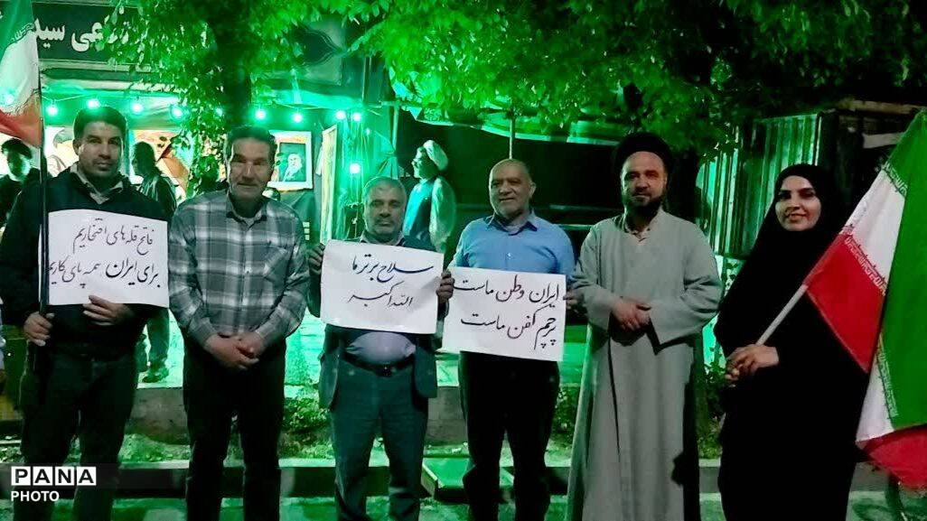 چراغ موکب‌ها در اجتماعات شبانه روشن است