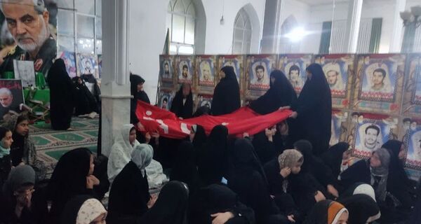 اعتکاف دانش آموزی در مسجد جامع روستای دهنو شهرستان خلیل آباد