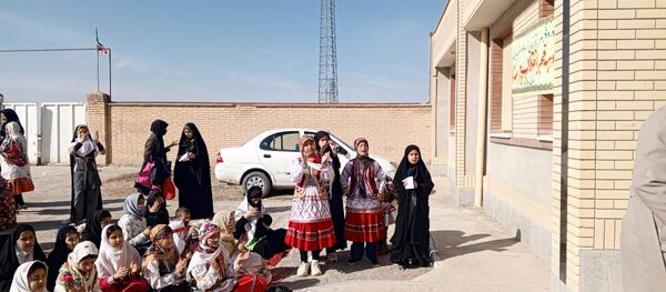 جشن دهه فجر در مدرسه شهید معتمدی